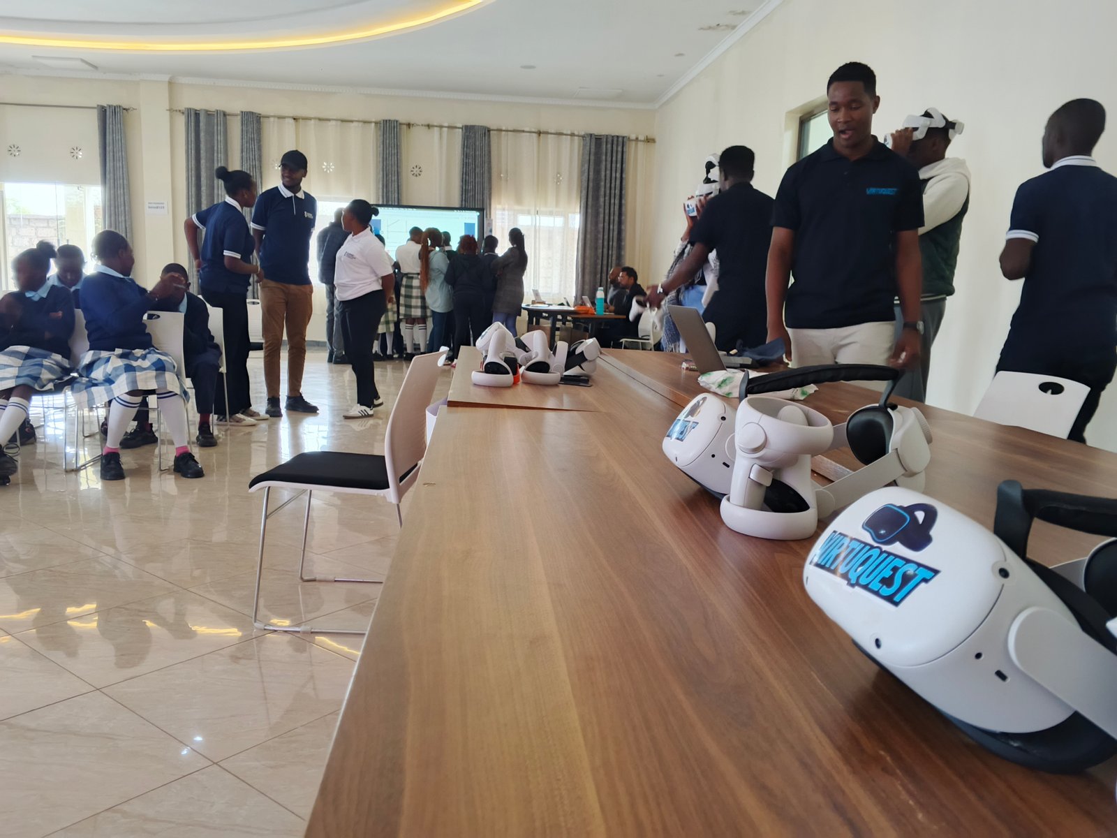 Students Using VR through Human Practice Foundation Partnership